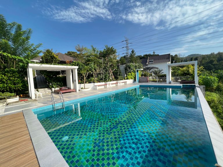 pool 768x576